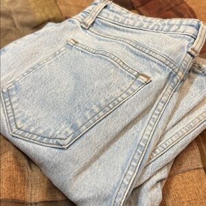 Abercrombie & Fitch Curve Love 90s Relaxed Light Wash Denim Jeans